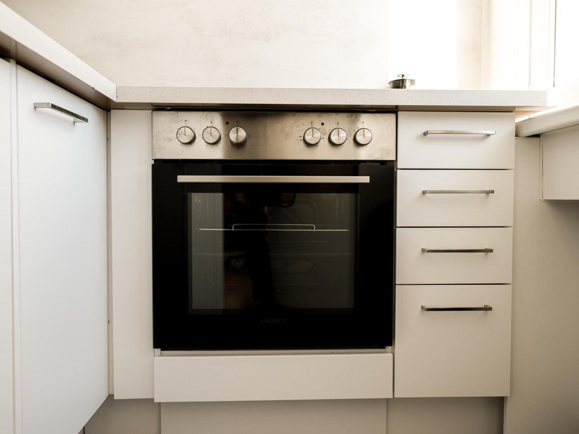 Spacious Apartments With View & Free Parking Wiener Neustadt Buitenkant foto