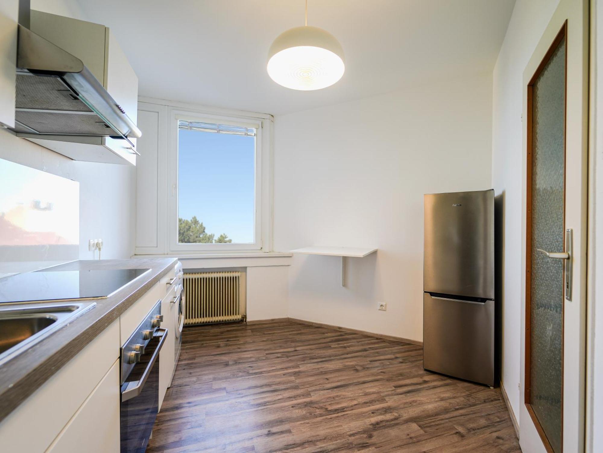 Spacious Apartments With View & Free Parking Wiener Neustadt Buitenkant foto
