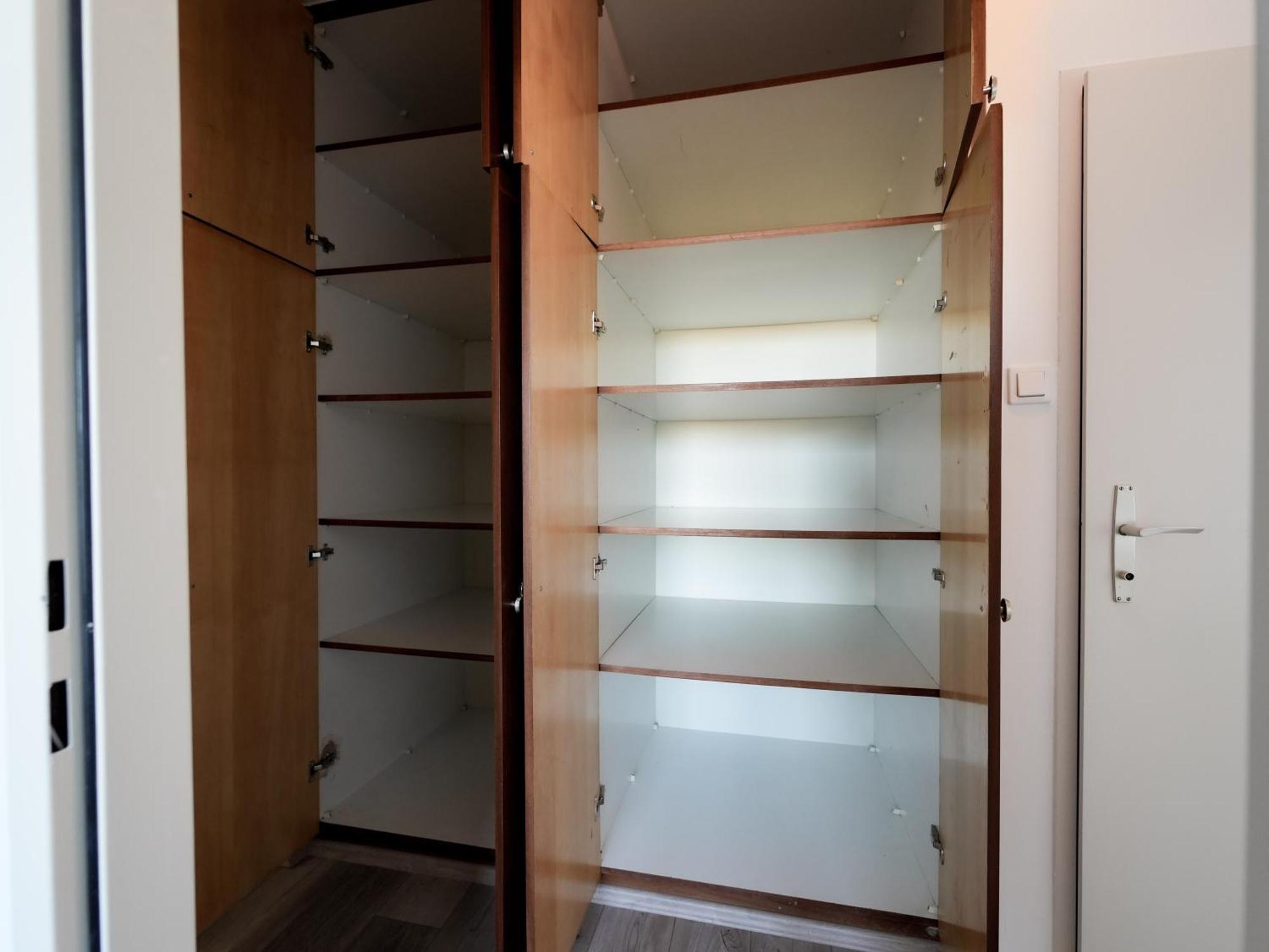 Spacious Apartments With View & Free Parking Wiener Neustadt Buitenkant foto