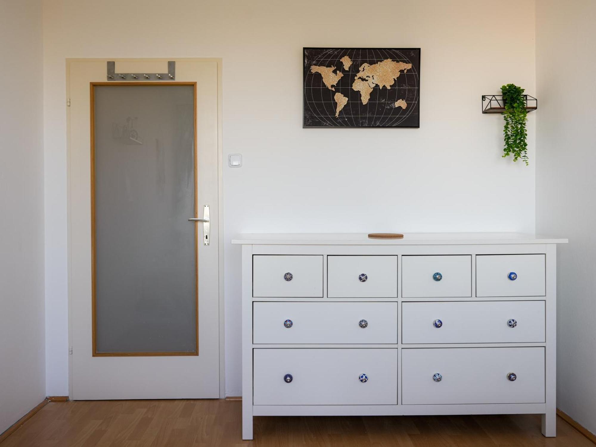 Spacious Apartments With View & Free Parking Wiener Neustadt Buitenkant foto