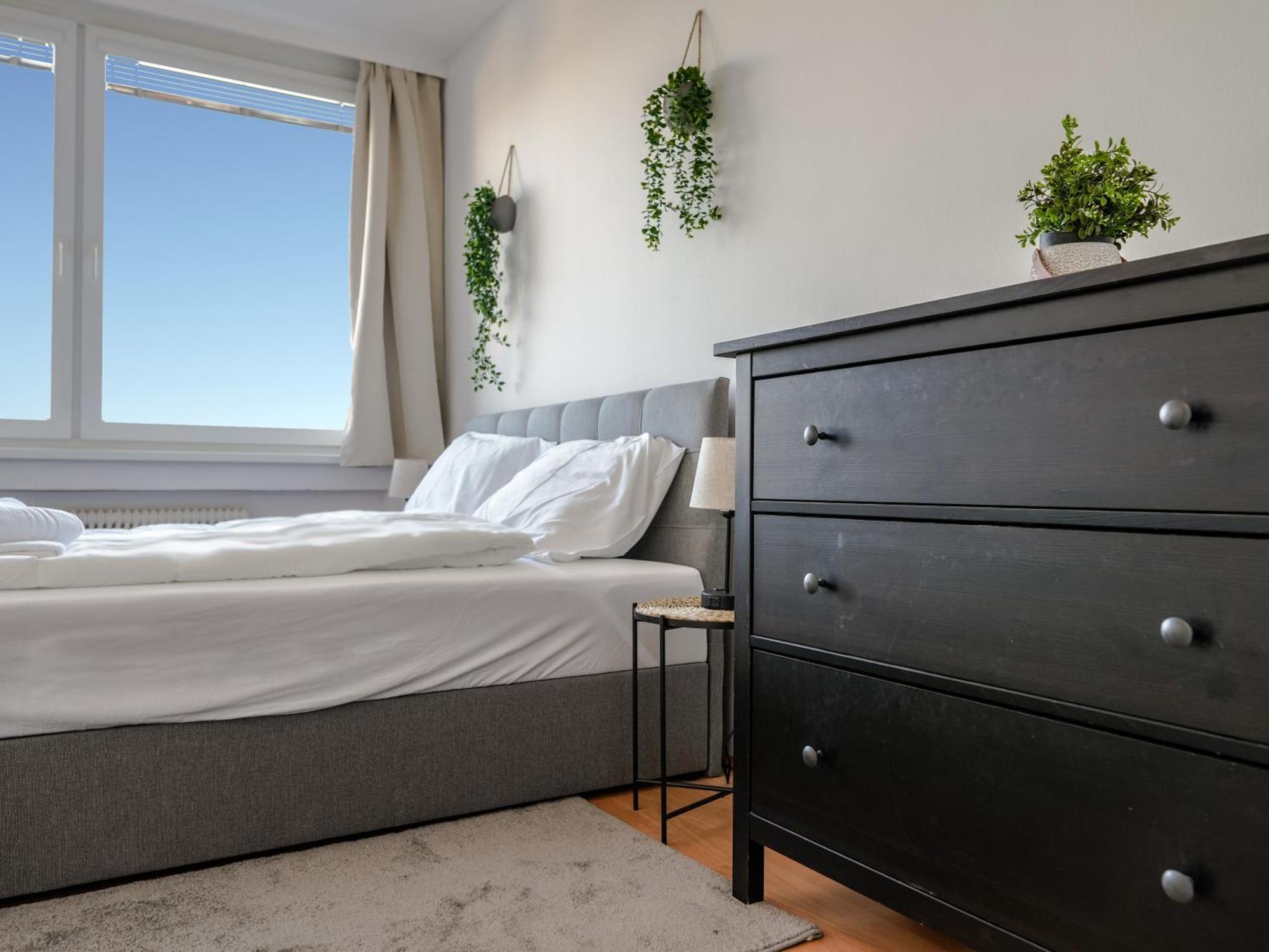 Spacious Apartments With View & Free Parking Wiener Neustadt Buitenkant foto