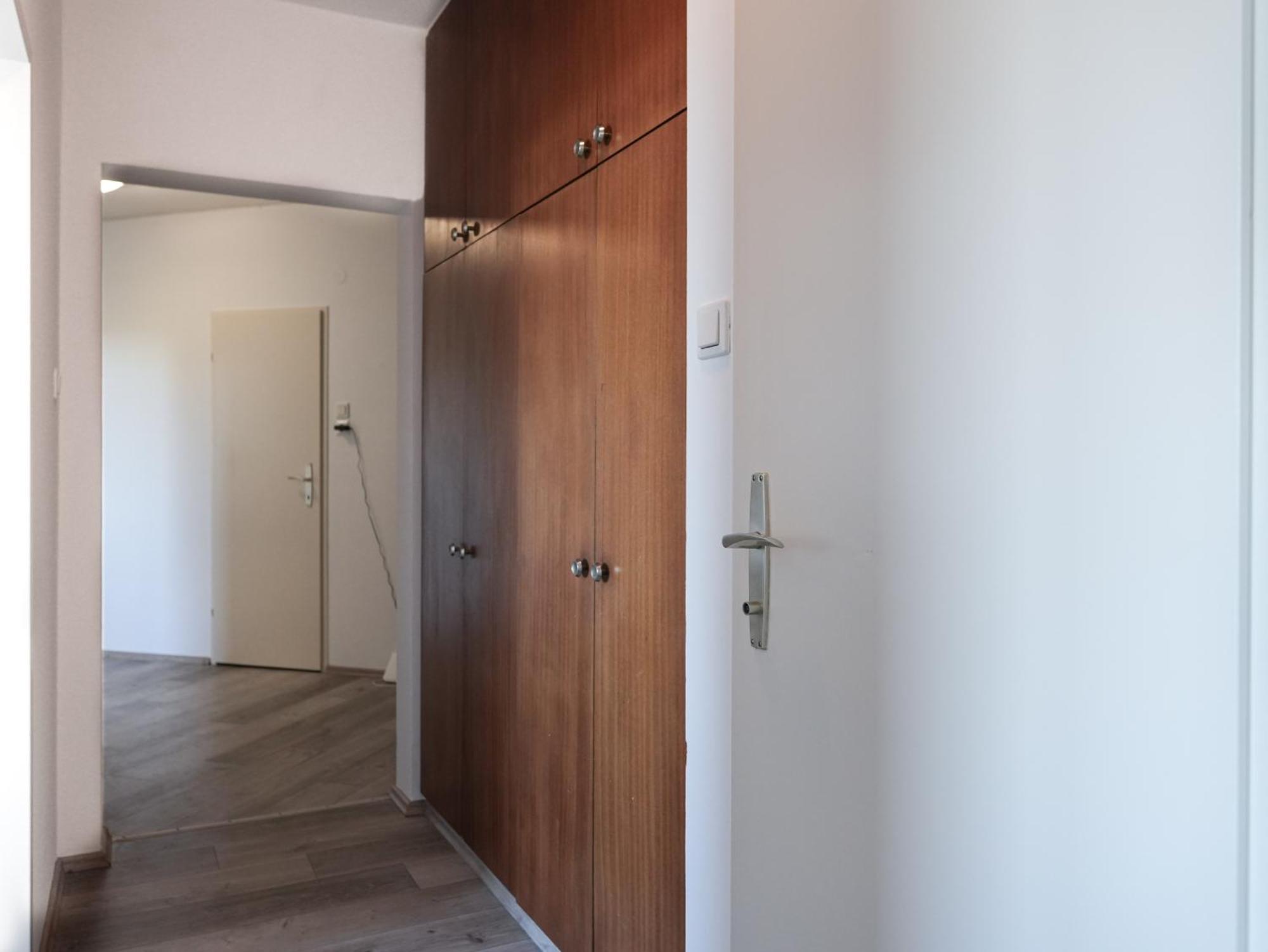 Spacious Apartments With View & Free Parking Wiener Neustadt Buitenkant foto